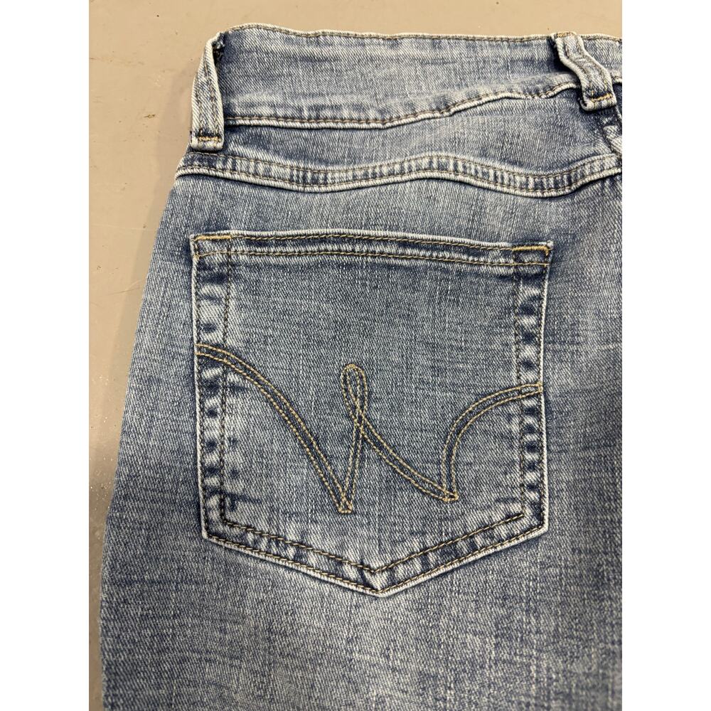 NWT Wrangler Women's Essential Mid-Rise Bootcut Jeans Light Wash 28x30 - Picture 7 of 8